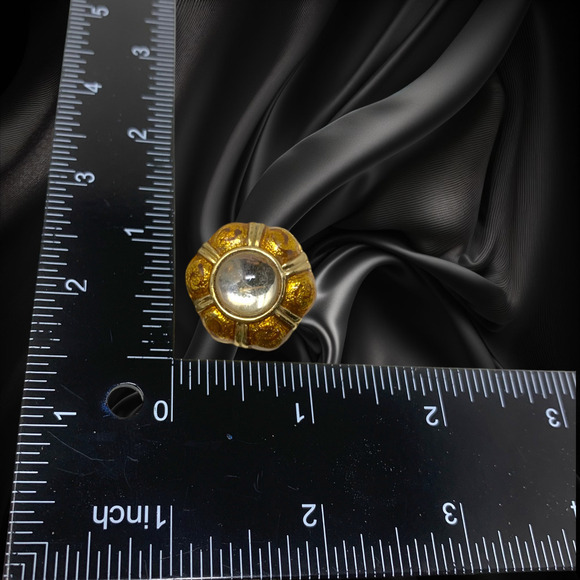 Vintage 1960's Clear & Gold Glass Gold Tone Hexagon Earrings Clip On Couture - Picture 3 of 5